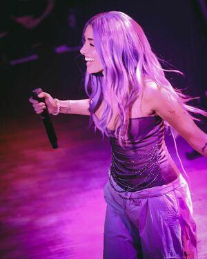 Olivia OBrien photo 402
