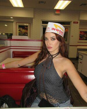 Olivia OBrien photo 446