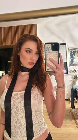 Olivia OBrien photo 457