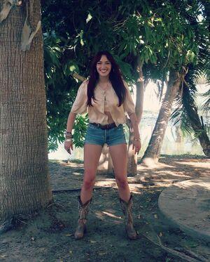 Olivia OBrien photo 561