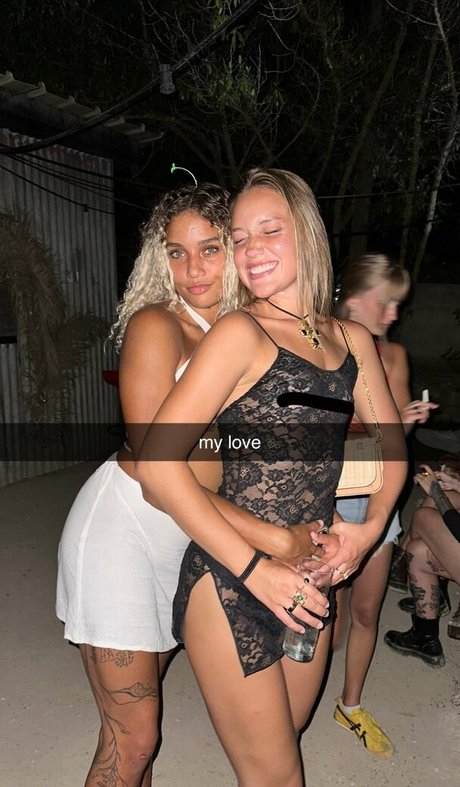 Olivia Ponton photo 8