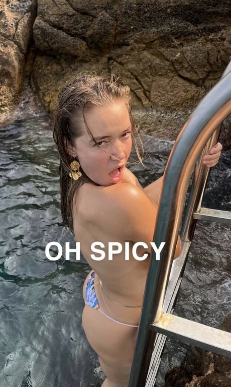Olivia Ponton photo 9