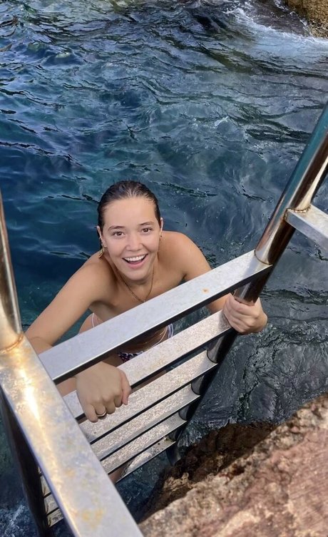 Olivia Ponton photo 43