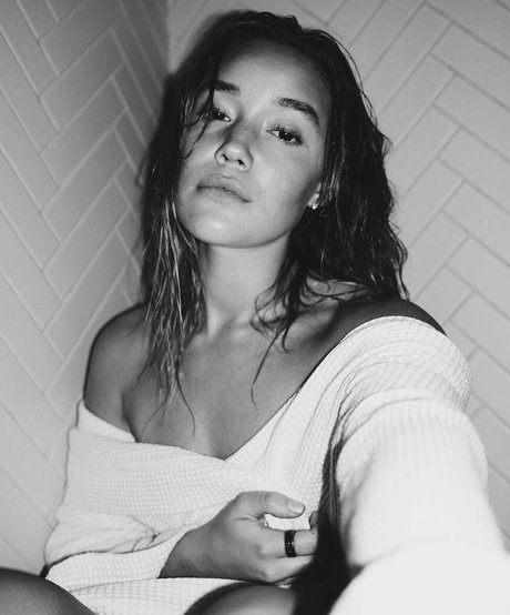 Olivia Ponton photo 387
