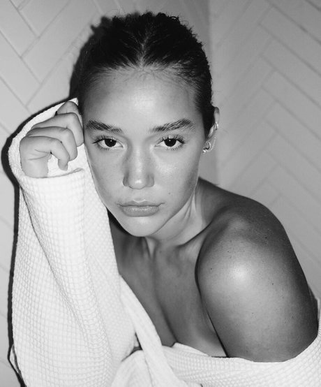 Olivia Ponton photo 388