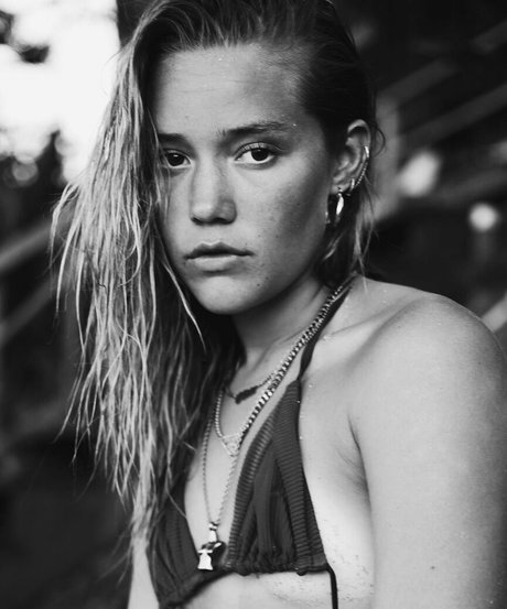 Olivia Ponton photo 406