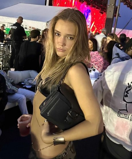 Olivia Ponton photo 491