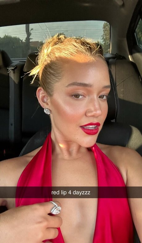 Olivia Ponton photo 771