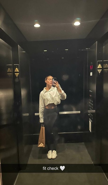 Olivia Ponton photo 815