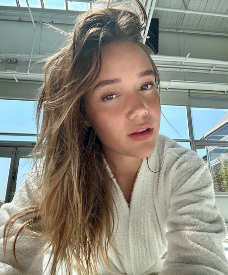 Olivia Ponton photo 916