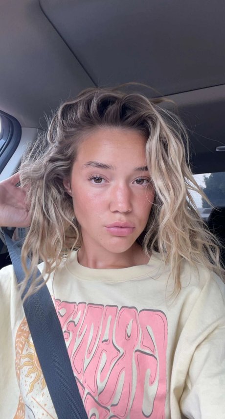 Olivia Ponton photo 1012