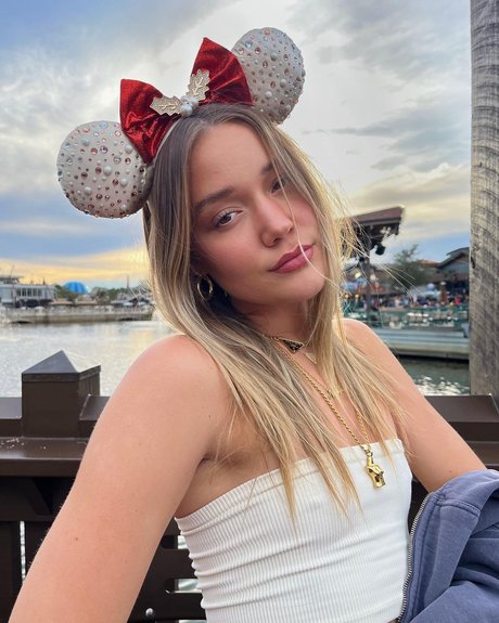 Olivia Ponton photo 1044