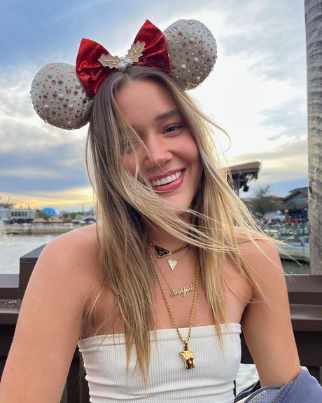 Olivia Ponton photo 1045