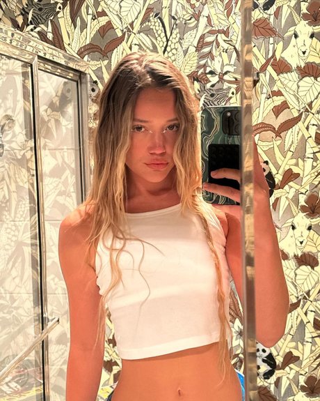 Olivia Ponton photo 1064