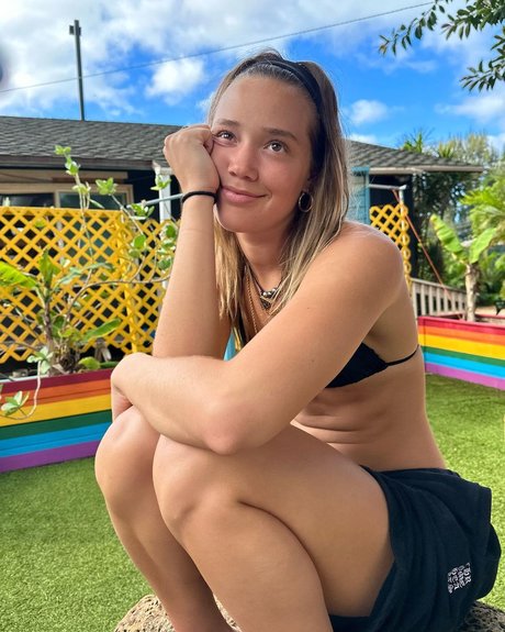Olivia Ponton photo 1300