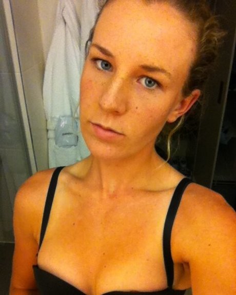 Olivia Rogowska photo 5