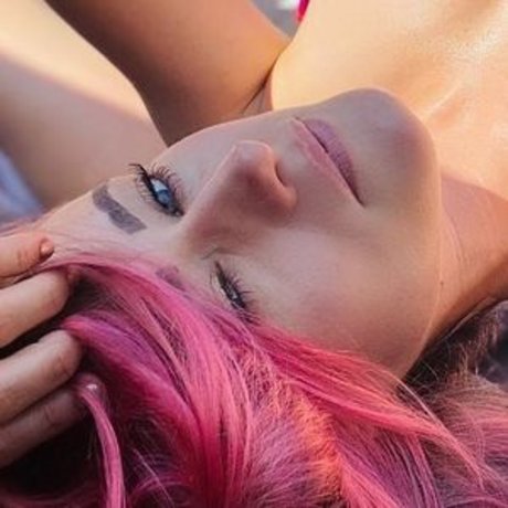 Olivia Taylor Dudley photo 10