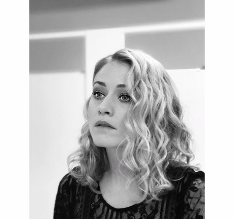 Olivia Taylor Dudley photo 20