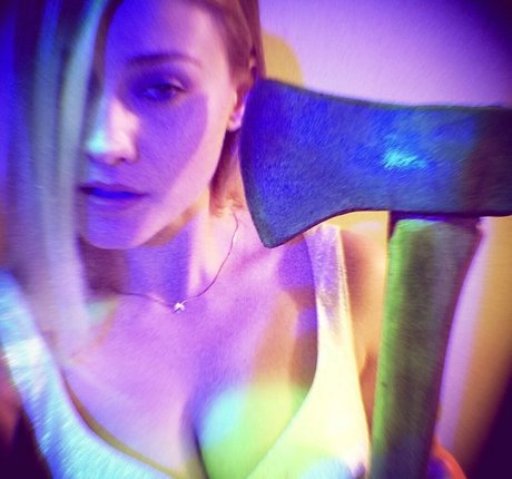 Olivia Taylor Dudley photo 22