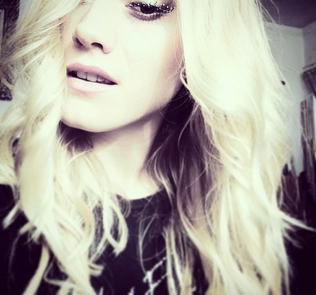 Olivia Taylor Dudley photo 31