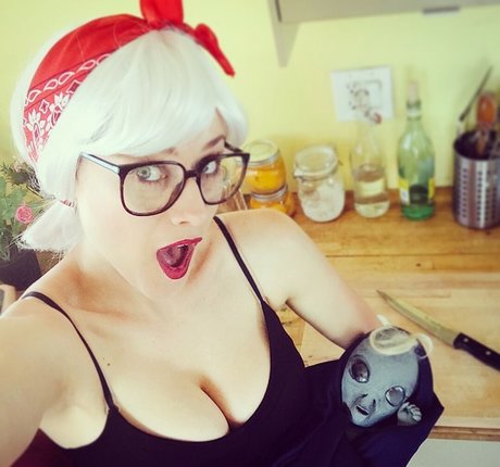 Olivia Taylor Dudley photo 41