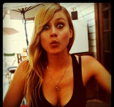Olivia Taylor Dudley photo 43