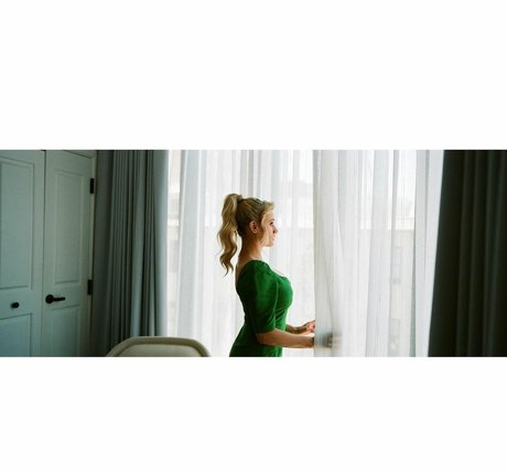 Olivia Taylor Dudley photo 66