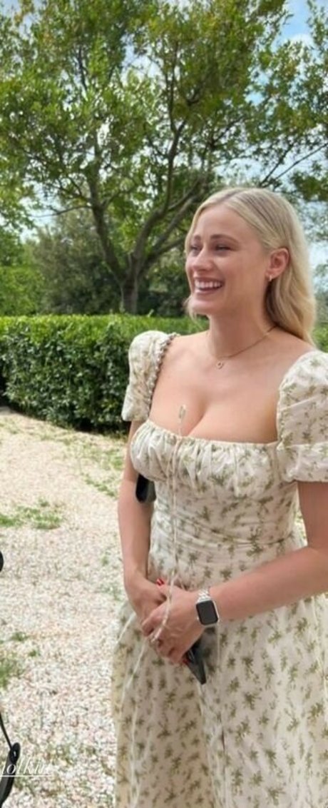 Olivia Taylor Dudley photo 86