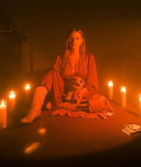 Olivia Taylor Dudley photo 94