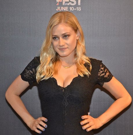 Olivia Taylor Dudley photo 109