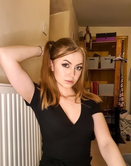 Olivia Tucker photo 6