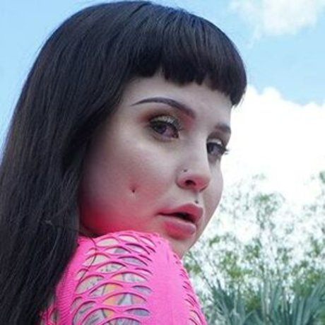 Olivia Vee photo 21