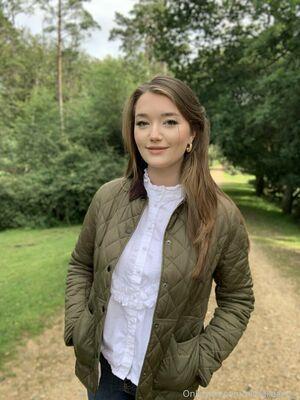 oliviakeane__ photo 20