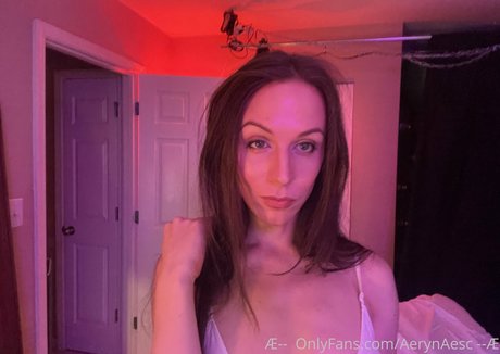 Oliviawould photo 48