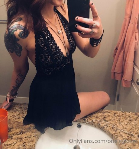 Oneleglover photo 1