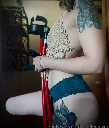Oneleglover photo 14