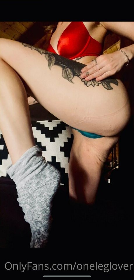 Oneleglover photo 30