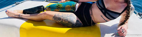 Oneleglover photo 48