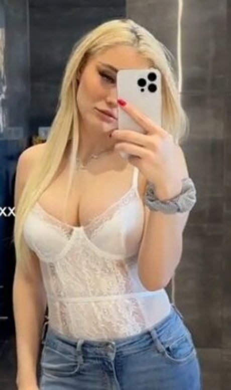 Onlyangelaxx photo 7