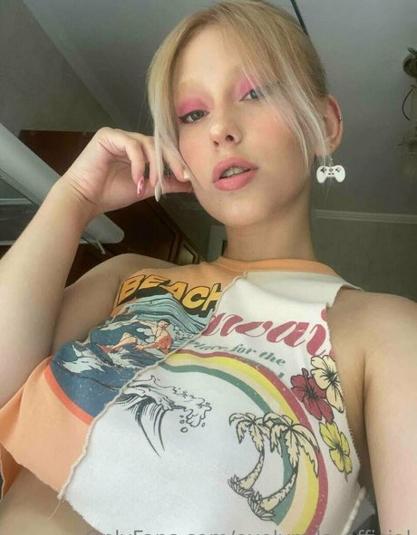 Ovelymila_official photo 9