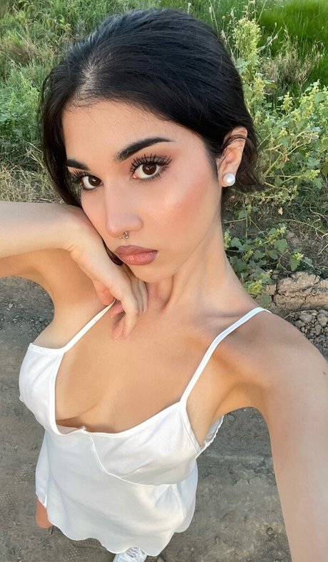 Owlydiaa photo 4