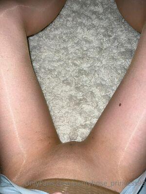 pantyhose_princess99 photo 407