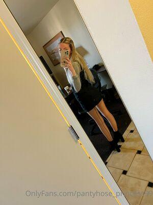 pantyhose_princess99 photo 473