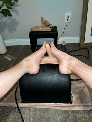 pantyhose_princess99 photo 558