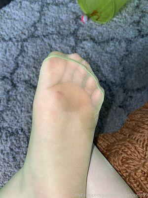 pantyhose_princess99 photo 599