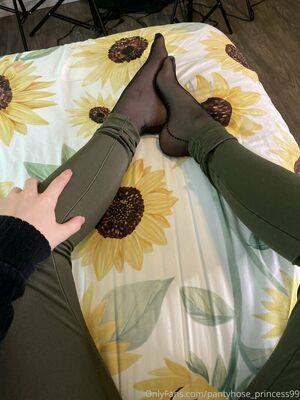 pantyhose_princess99 photo 903