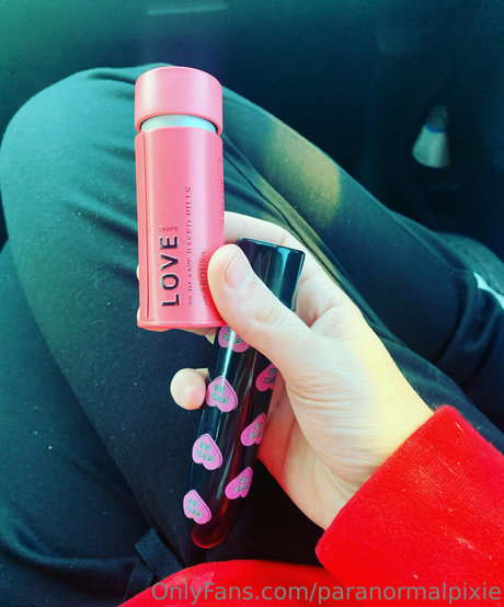 Paranormalpixie photo 4