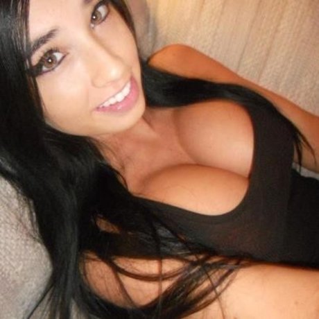 Paris Dylan photo 30