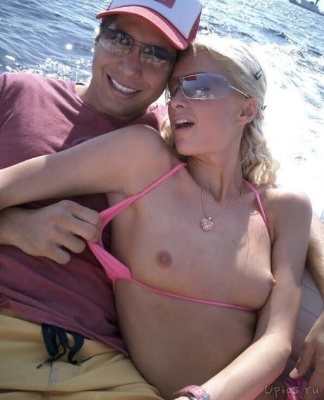 Paris Hilton photo 3