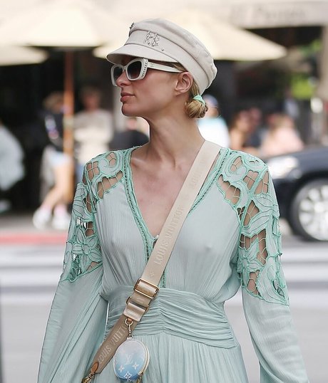 Paris Hilton photo 54